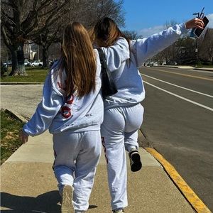 Meet your Posher, Izzy